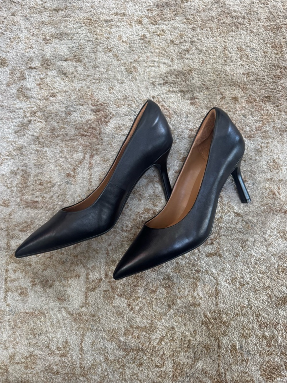 Women's Black Pointed-Toe Stiletto Pumps